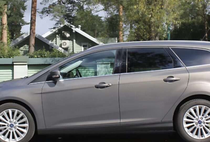 Ein 8-jähriger Junge rettete ein Kind aus einem verschlossenen Auto, was dazu führte, dass er zu spät zum Unterricht kam und einen Verweis bekam: Doch dann passierte etwas Unerwartetes