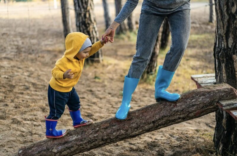 Ich habe meine Eltern aufgenommen, als sie alles verloren hatten – und dann zufällig mitbekommen, wie sie meiner Schwester erzählten, sie würden nur darauf warten, mir ein schlechtes Gewissen zu machen und mich dazu zu bringen, das Haus zu überschreiben.