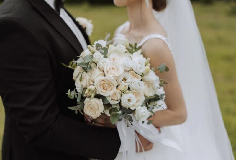 Unser Hochzeitsfotograf hat mir versehentlich die falschen Fotos von unserer Hochzeit geschickt – nachdem ich sie gesehen hatte, reichte ich die Scheidung ein