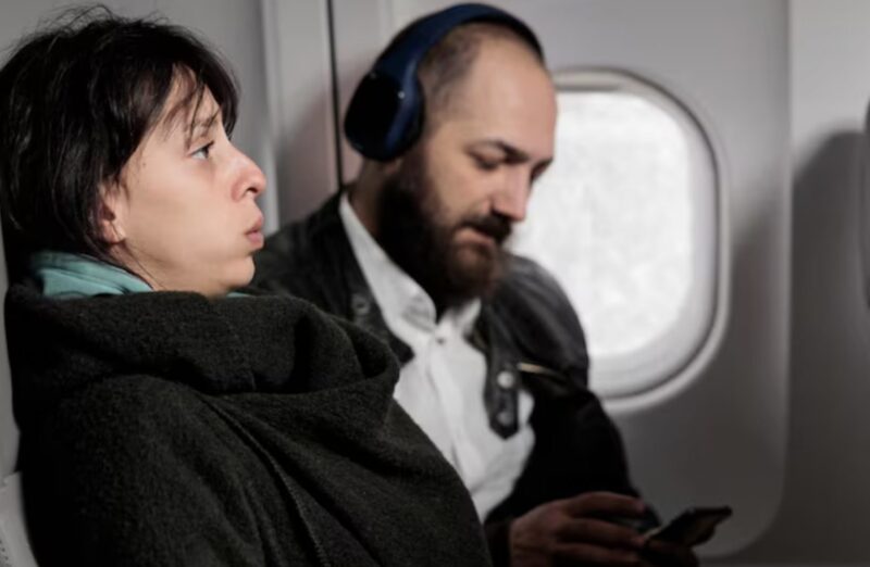 „Der Sitz einer schwarzen Milliardärin wurde von einem weißen Passagier gestohlen – ein Anruf legt die Fluggesellschaft lahm und zerstört ein Milliardenimperium“