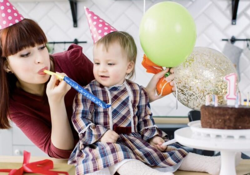„Wir erkennen diesen Enkel nicht wieder.“ – Meine egoistischen Eltern haben den ersten Geburtstag meines Sohnes verpasst. Ich habe ihnen gesagt, sie sollen nie wieder Geld verlangen. Sie lachten, bis sie ihre E-Mails checkten.