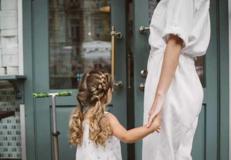 Meine Familie hat meine siebenjährige Tochter und mich beim Osteressen rausgeschmissen. „Ihr solltet gehen und nie wiederkommen“, sagte meine Schwester. „Ostern ist ohne euch viel schöner“, fügte meine Mutter hinzu.