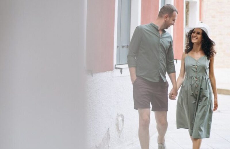 Mein Mann täuschte eine Geschäftsreise vor, heiratete meine schwangere Angestellte und kam in eine Villa zurück, die ich bereits verkauft hatte.