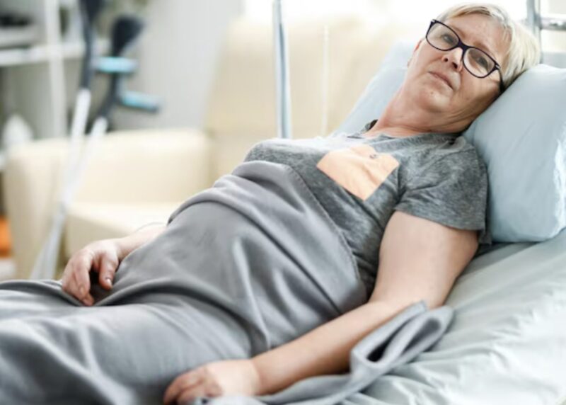 Ich lag in diesem Krankenhausbett, voller blauer Flecken und kaum bewegungsfähig, als mein Sohn mir in die Augen sah und sagte: „Wir können uns nicht um dich kümmern, Mama.“Ich lag in diesem Krankenhausbett, voller blauer Flecken und kaum bewegungsfähig, als mein Sohn mir in die Augen sah und sagte: „Wir können uns nicht um dich kümmern, Mama.“Ich lag in diesem Krankenhausbett, voller blauer Flecken und kaum bewegungsfähig, als mein Sohn mir in die Augen sah und sagte: „Wir können uns nicht um dich kümmern, Mama.“Ich lag in diesem Krankenhausbett, voller blauer Flecken und kaum bewegungsfähig, als mein Sohn mir in die Augen sah und sagte: „Wir können uns nicht um dich kümmern, Mama.“Ich lag in diesem Krankenhausbett, voller blauer Flecken und kaum bewegungsfähig, als mein Sohn mir in die Augen sah und sagte: „Wir können uns nicht um dich kümmern, Mama.“Ich lag in diesem Krankenhausbett, voller blauer Flecken und kaum bewegungsfähig, als mein Sohn mir in die Augen sah und sagte: „Wir können uns nicht um dich kümmern, Mama.“