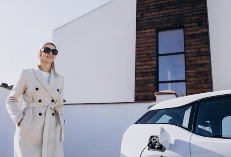 Drei Jahre lang lachte meine Familie mich aus, weil ich als Hausmeister arbeitete, während ich still und leise 280 Millionen Dollar aus dem Lottogewinn horte. Ich behielt die Uniform, den alten Corolla und die Kellerwohnung…